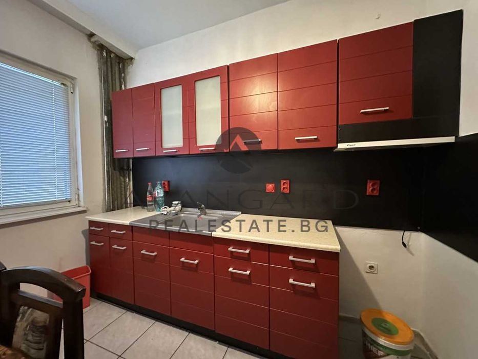 Продава се Тристаен апартамент в Пловдив, Център - 72 кв.м за 2081 €/кв.м - Снимка #4
