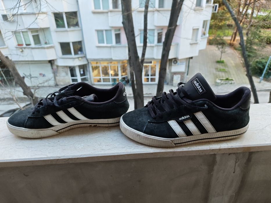 Продавам обувки Adidas
