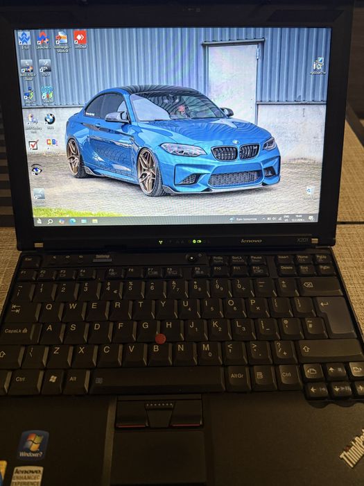 Лаптоп  Леново ThinkPad X201 с инсталирани програми за диагностика