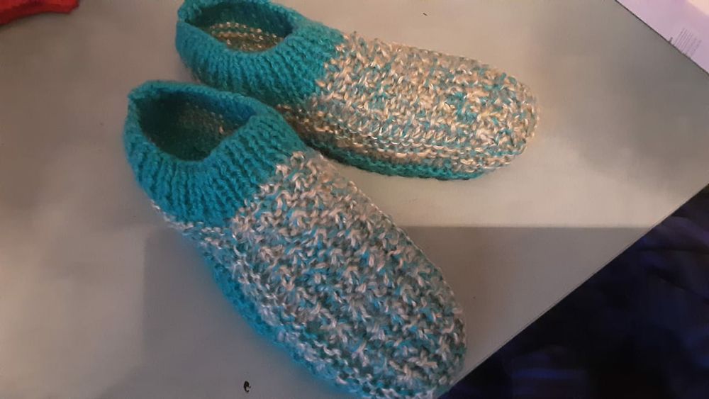 вязаные следочки тапочки