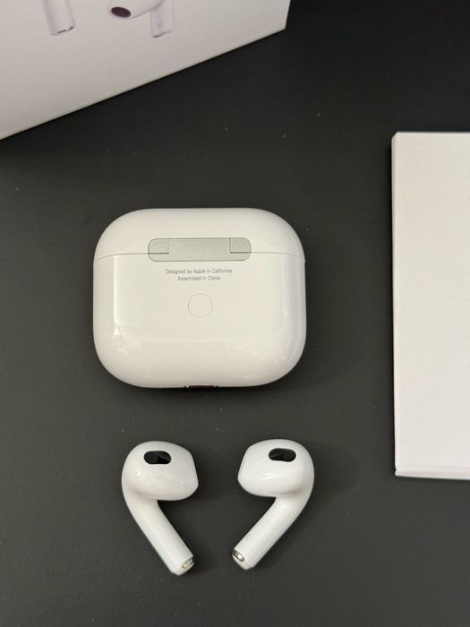 Airpods 4 / Чисто нови безжични слушалки