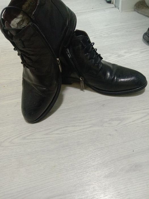 Продам мужские ботинки