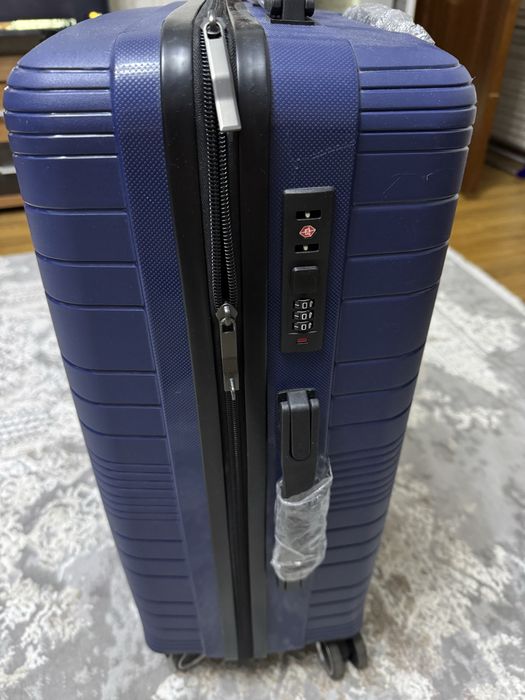 Чемодан размер средний М на 20-25кг