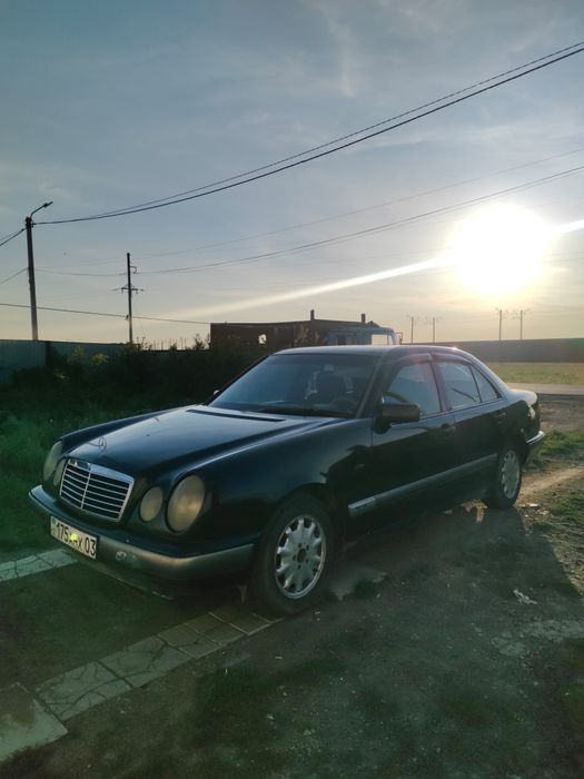 Продам мерседес 210