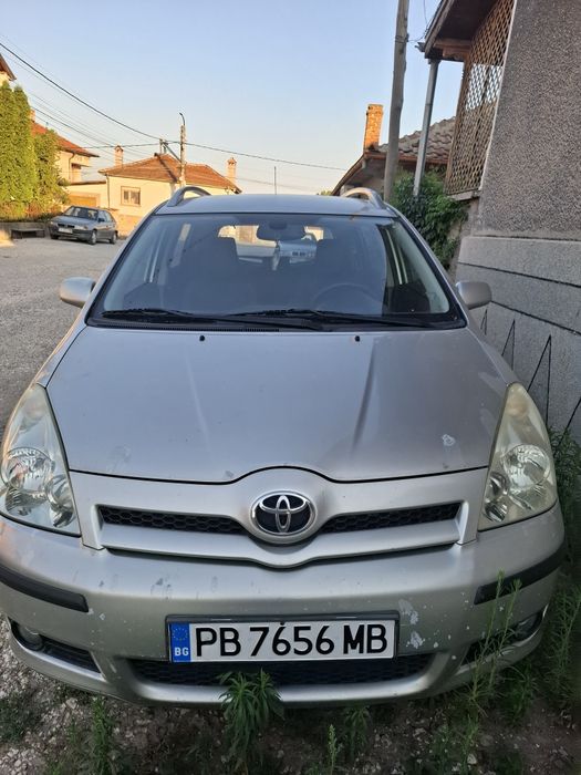 Toyota Corolla Verso 2.0 D-4D, 2005 г.