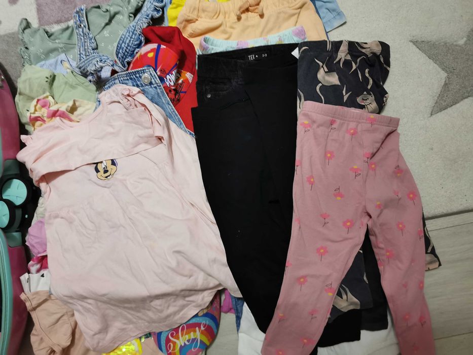 Lot haine 3- 4 ani fetita