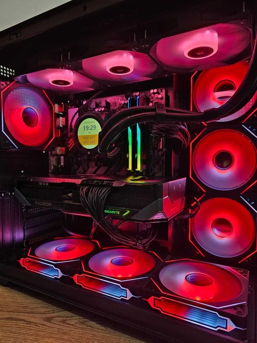 Calculator PC GAMING, AMD RYZEN 7 7800X3D, 32GB DDR5, RX 9070XT 16GB OC