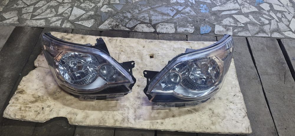 Продам фары на кобальт