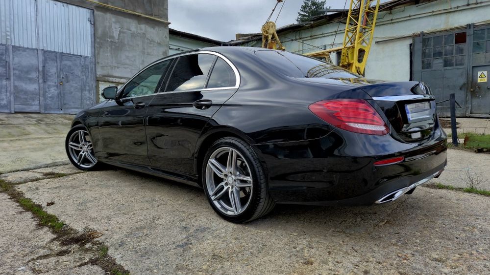 Mercedes Benz E220d AMG LINE 9G-TRONIC Impecabil
