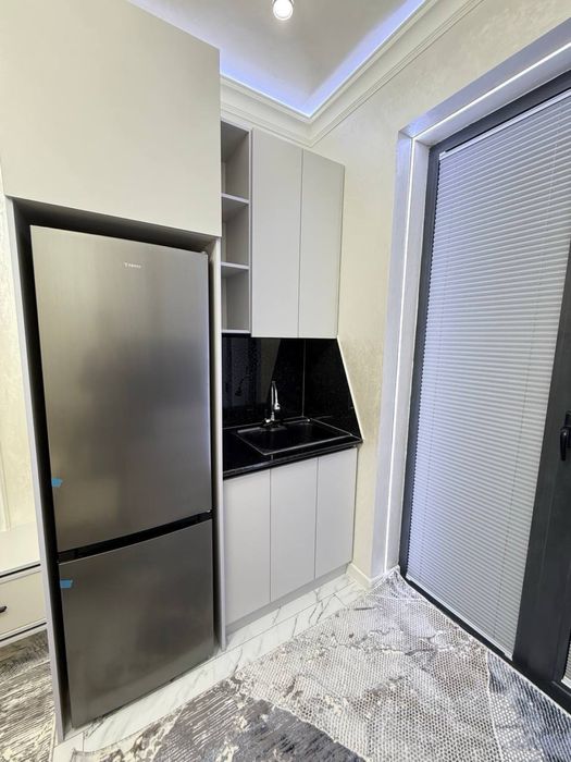 Amir Temur kuchada Eletni domda 2 xona kvartira sotiladi