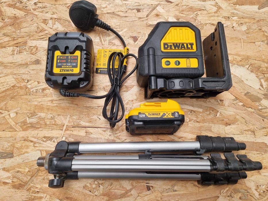 Laser 2 Linii Lumina Verde Dewalt DCE088G Nivela