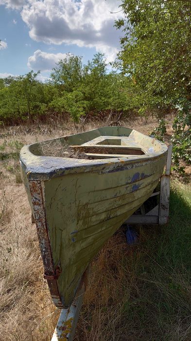 Лодка мичуринка с колесник