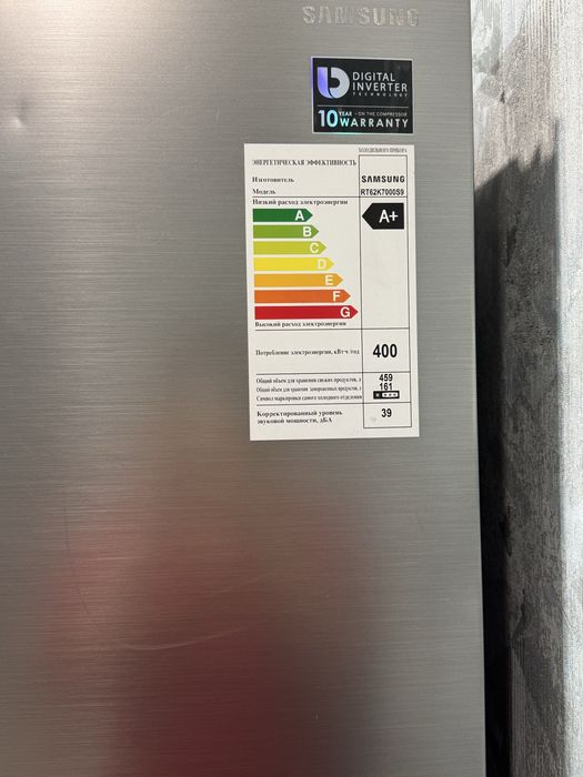 Продам холодильник Samsung RT62K7000S9