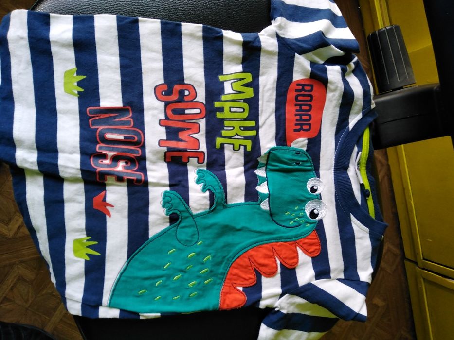 Нова Жилетка - суитчер за 4 г. + блузка