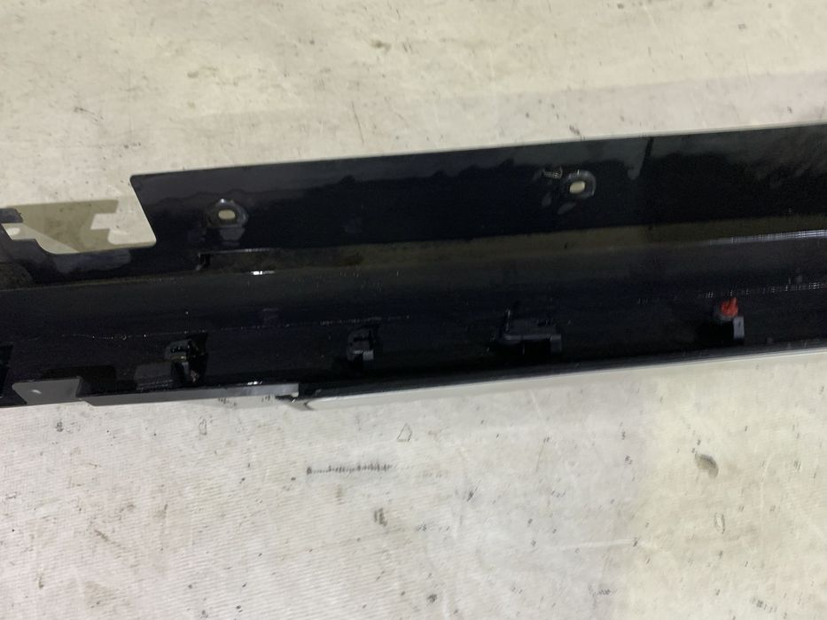 Prag stanga Mini CooperClubman F54, 2016, 2017, 2018, 2019, 2020, 2021, 2022, cod origine OE 51778072574.