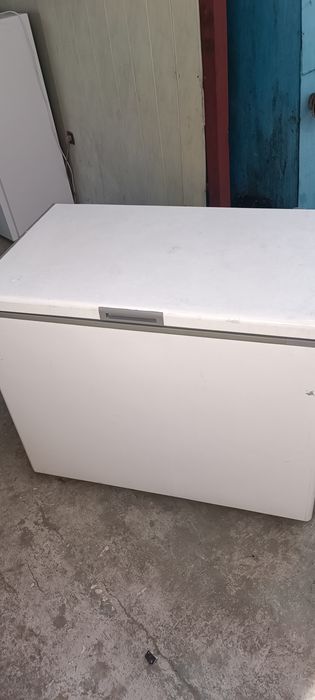 Продам морозильник 300л