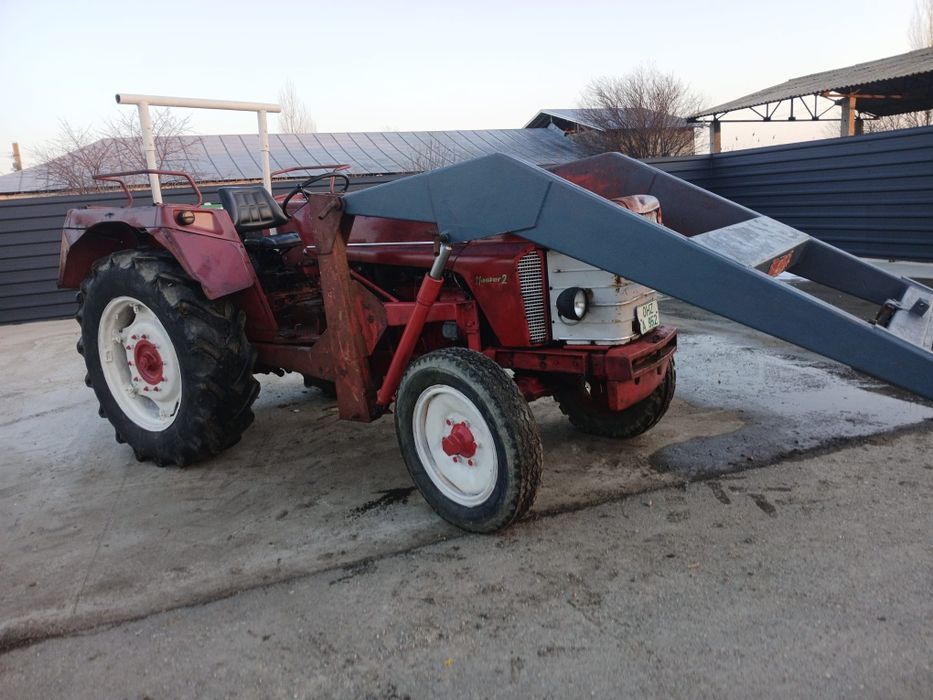 Tractor cu încărcător frontal 60 cp 4cilindri Renault 3700 euro