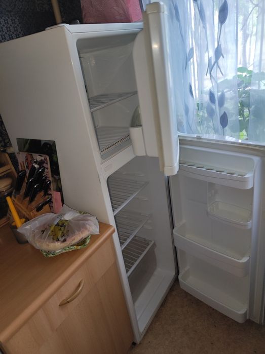 Продам холодильник