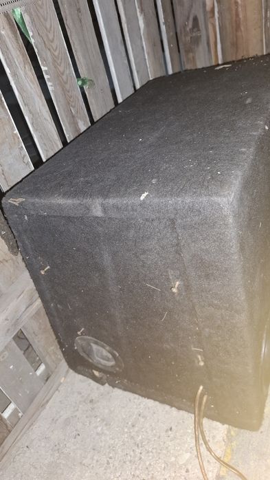 Продаю саббуфер jbl 1600watt