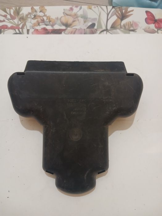 Крышка заднего фонаря Фольксваген Гольф3