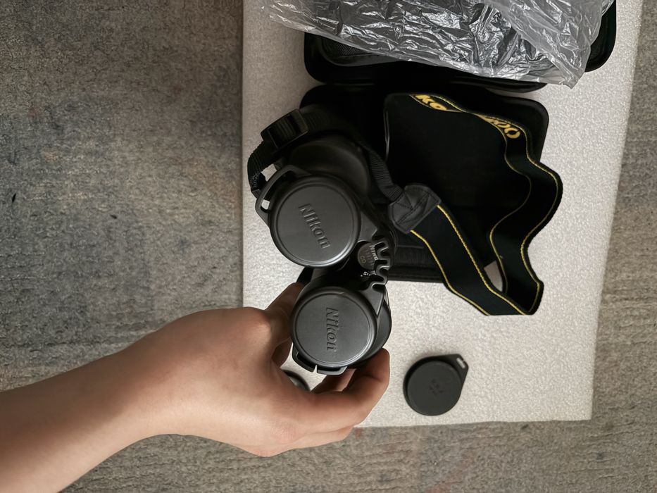 Продам бинокль Nikon Action