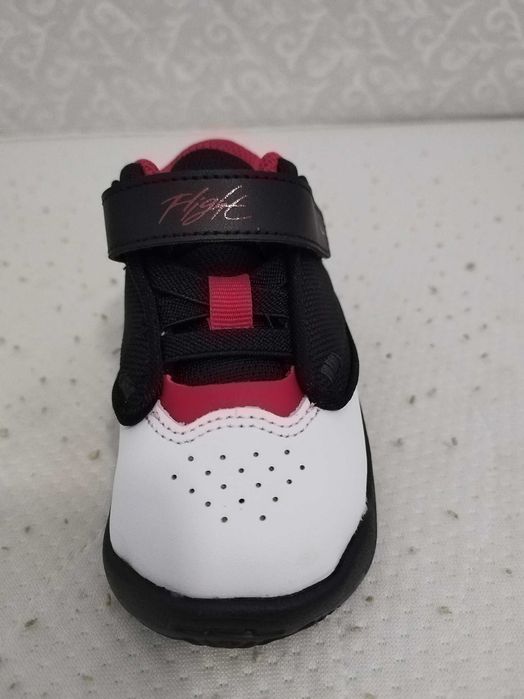 Jordan Max Aura 4 bebelusi NOU marimea 22 rosu cu negru