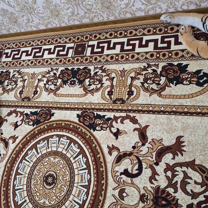 Продаётся ковёр новый