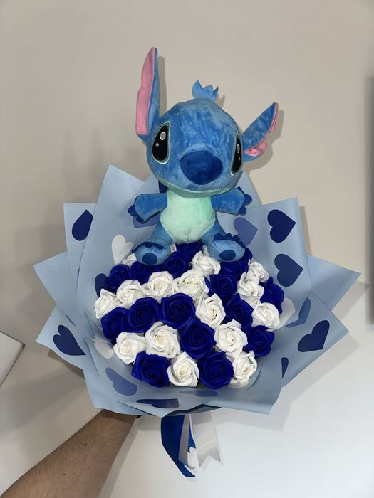 Buchet de trandafiri personalizat cu stitch