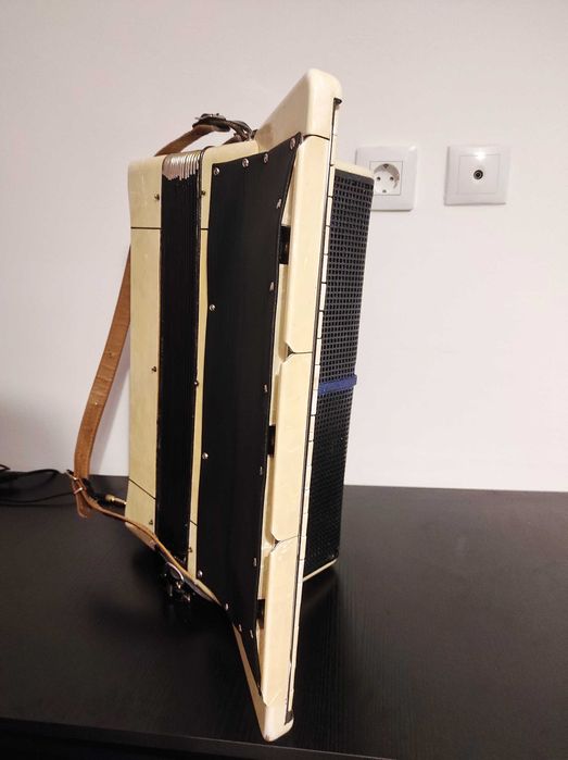 Acordeon Hohner ( sită) 120 basi