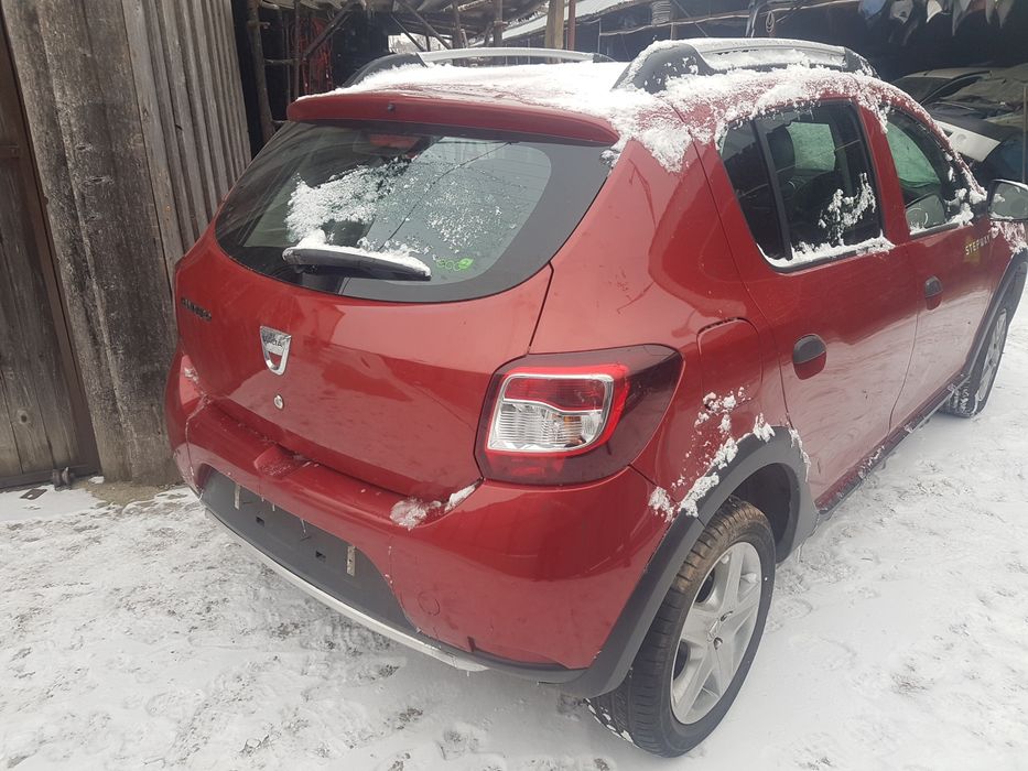 Dezmembrari/piese/ Sandero visiniu