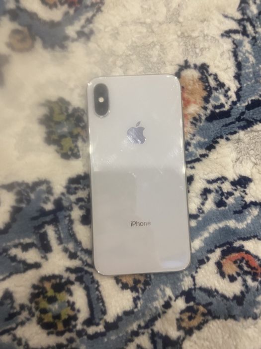 Продам Айфон X