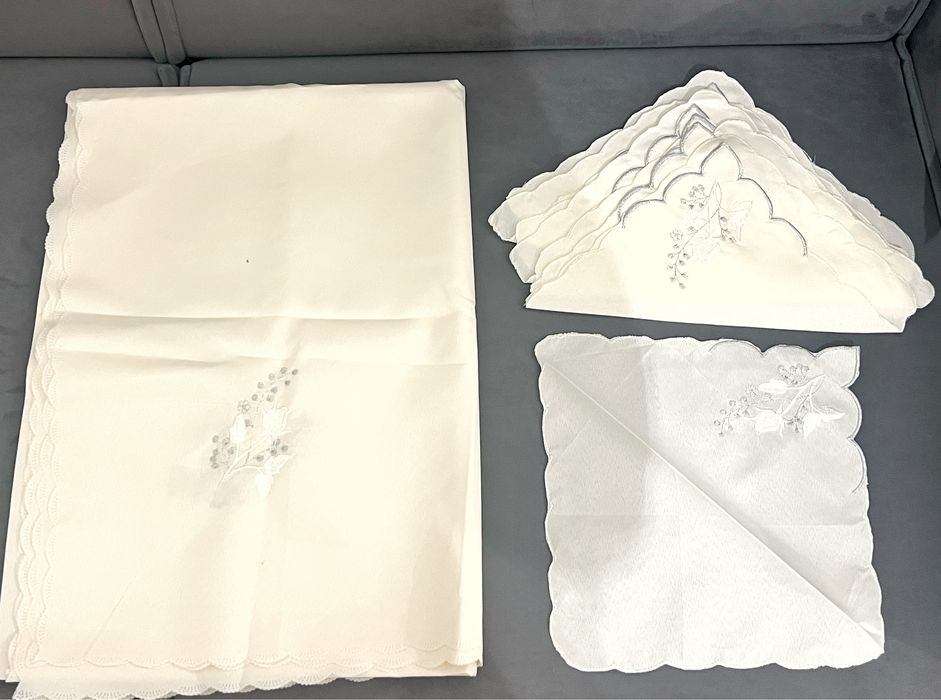 Скатерть новая продам