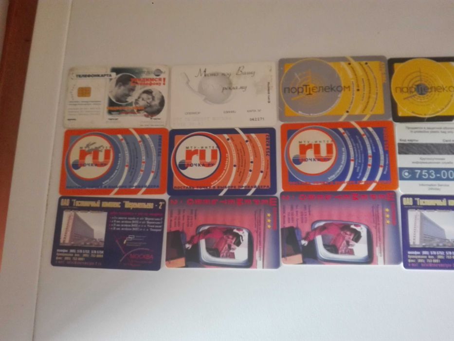 Две стари дърводелски рендета и лот фонокарти.