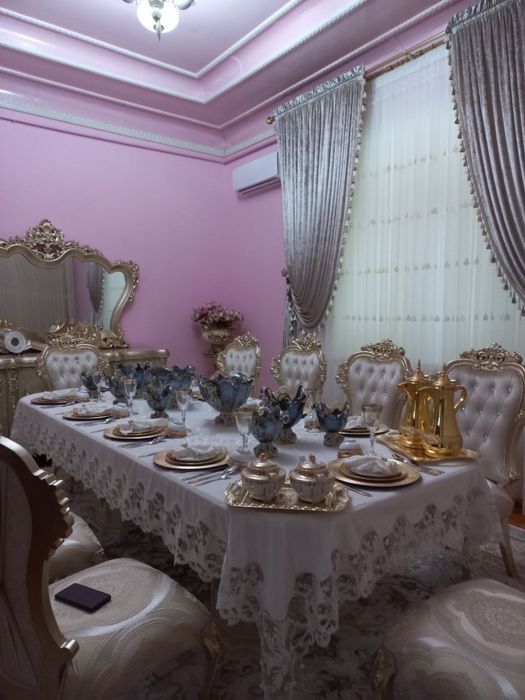 Продается стол с стульями