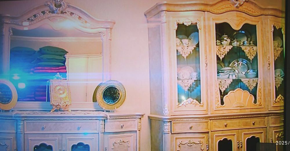 Нархи келишилади. Мебель зал спальня . Холати яхши. янги эмас. Азгина