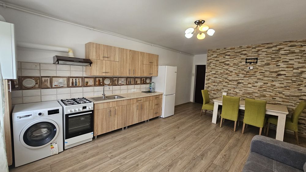 De închiriat apartament 55 mp, etaj I Centru