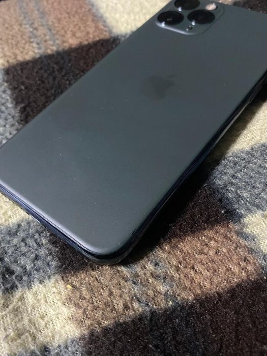 iPhone 11 pro midnight green