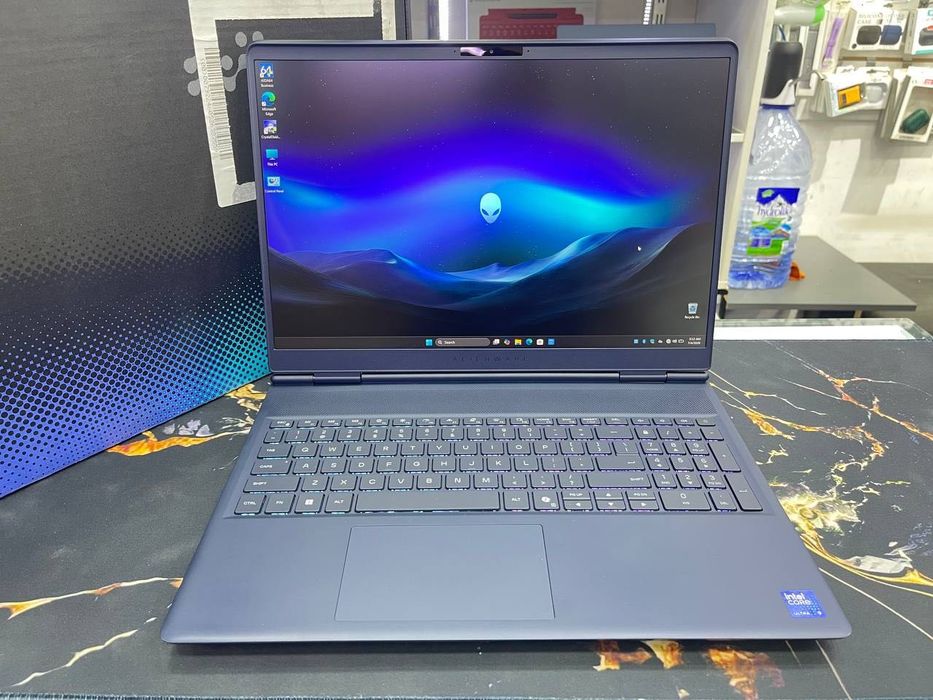 Dell Alienware 16x aurora gaming RTX 5070