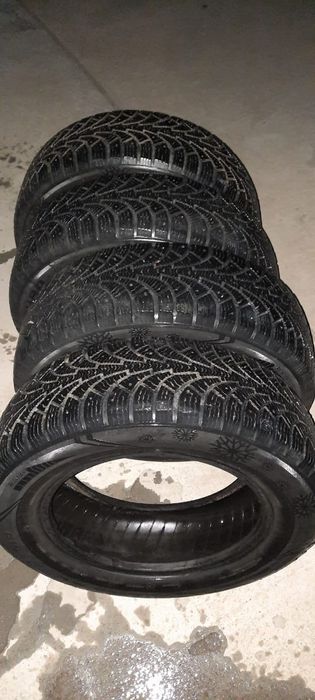 Срочно продается зимние покрышки