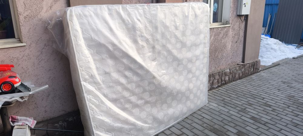 Отдам матрас бу 160 на 200