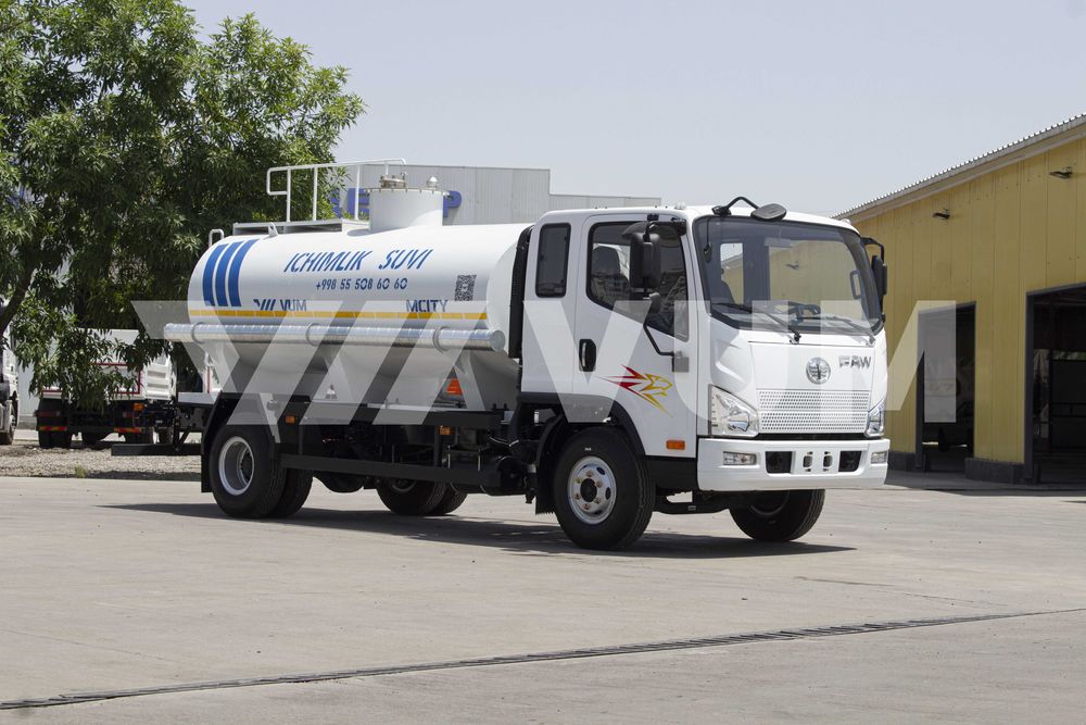 Водовоз питьевой воды FAW Tiger V (6 м³)