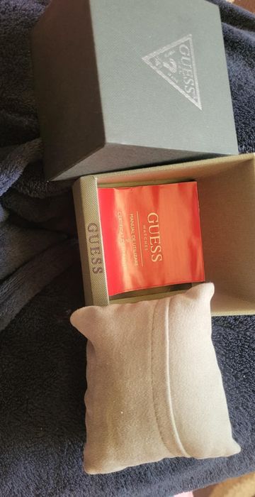 Ceas Guess nou,purtat odată!