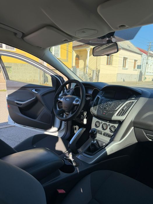 FORD Focus 2012 — imagine 5