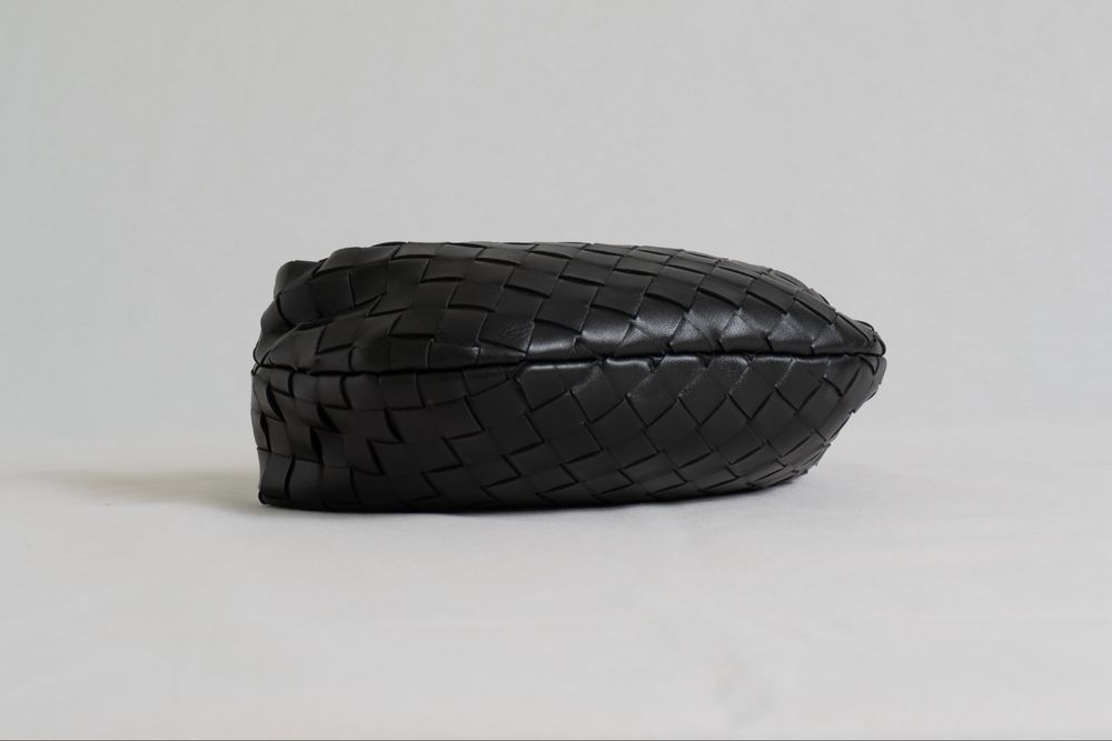 Bottega Veneta Mini Jodie, черна, нова, пълен комплект