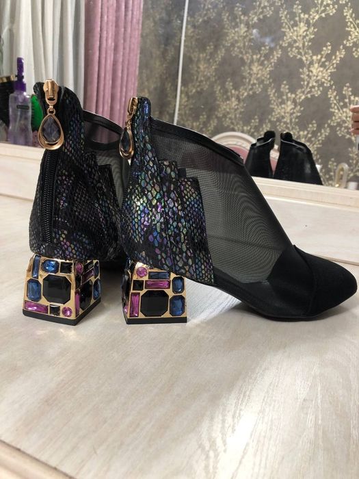 Продаются полусаплжки вечернии