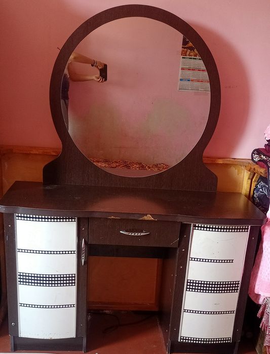 Sifat:Qoniqarli  Qirilgan, Koʻchgan joylari bor