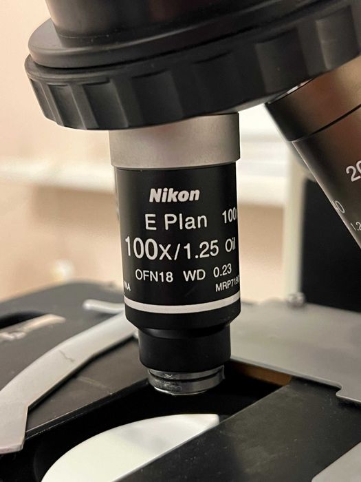 Microscop Nikon Eclipse E200 Trinocular