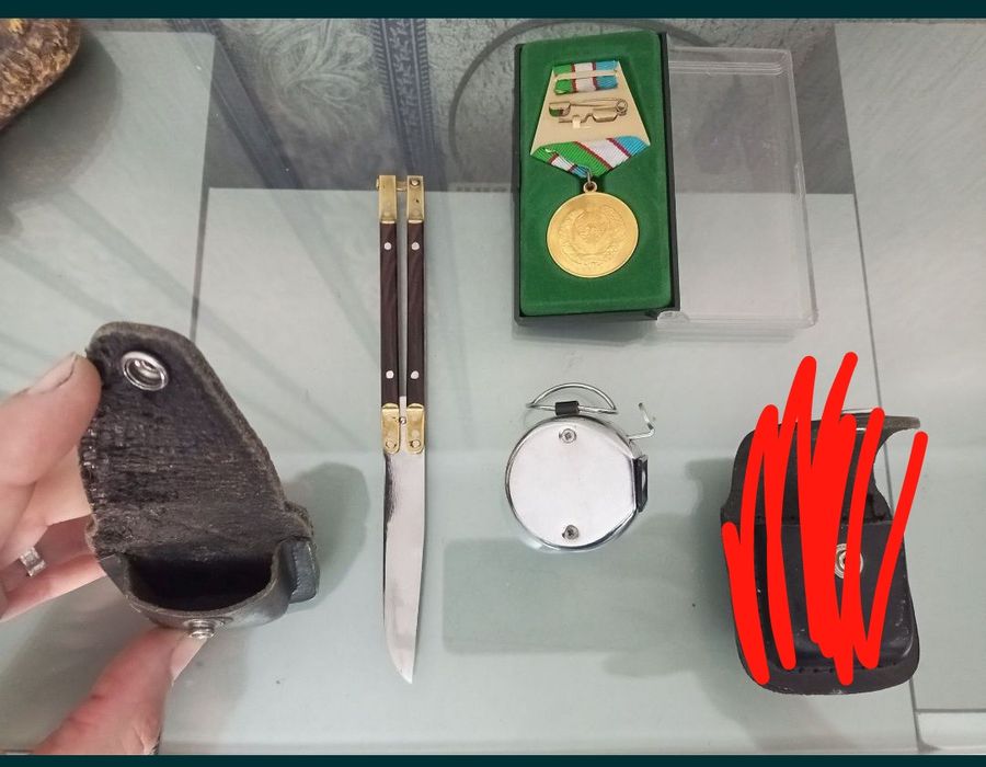 Продам zippo, чехол,. Крикет.