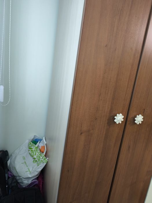 Скрин, шкафче и гардероб.