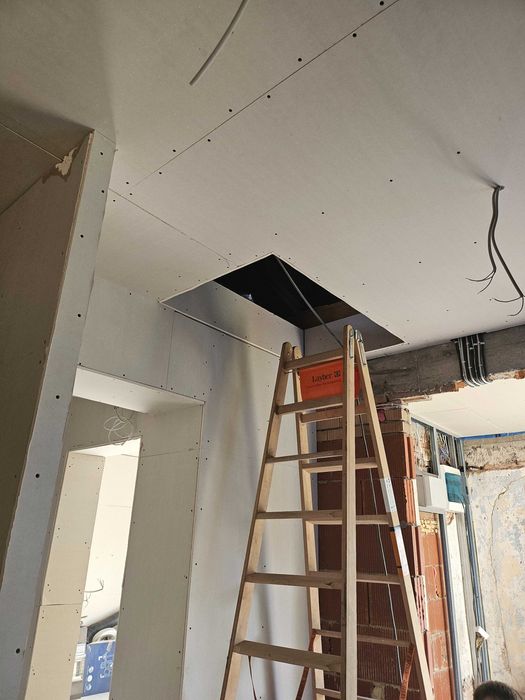 Продава се Къща в Добрич, Строител - 176 кв.м за 682 €/кв.м - Снимка #17